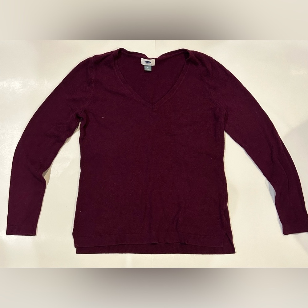 Burgundy/wine long sleeve V-neck sweater